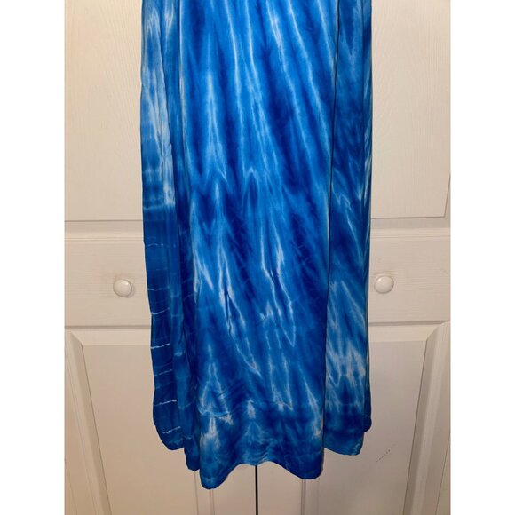 Sleeveless Blue Tie-Dye Maxi Dress With Halter Neck & Keyhole Back Design - Picture 3 of 6